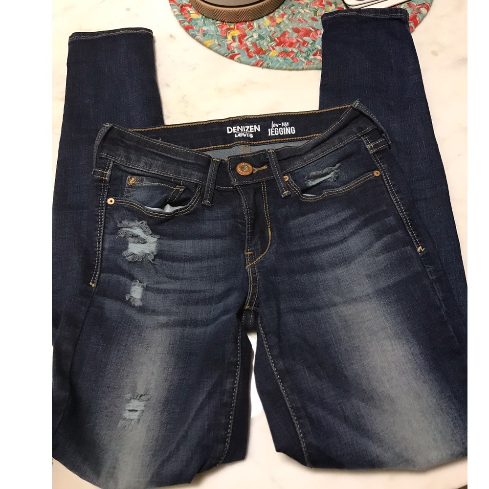 ⭐️ 3 ITEMS FOR $15 ⭐️ Levi’s jeggings